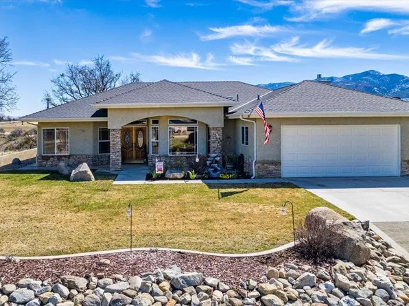 22104 McCarthy Dr, Tehachapi, CA 93561