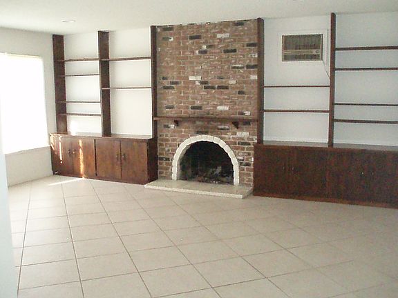 2nd image of 726 W Avenue H6
