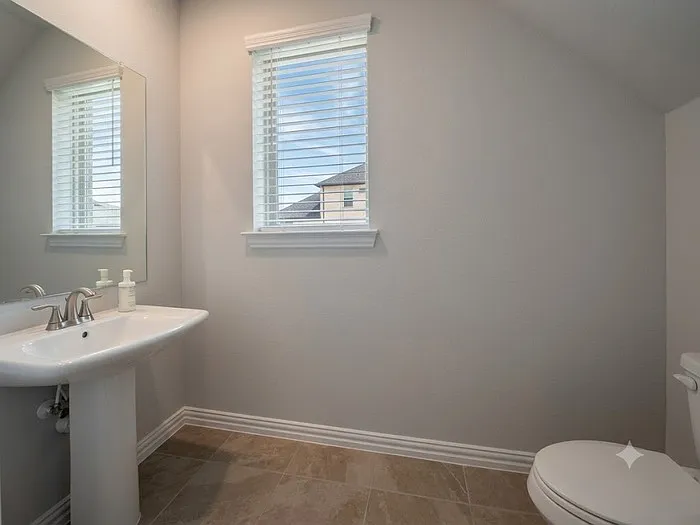 140 Ashbrook St — Photo 11