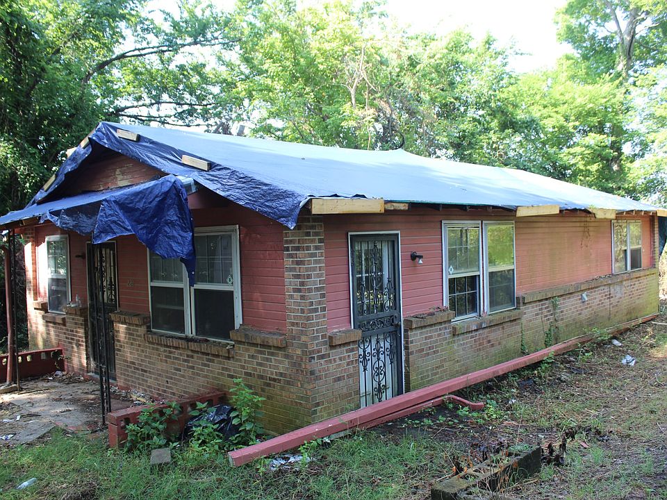 2nd image of 220 N 11th St