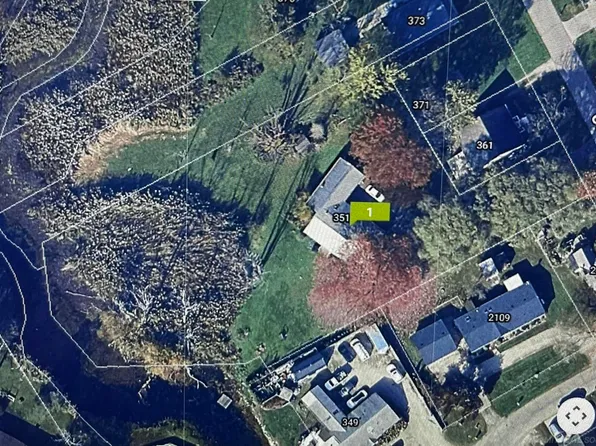 351 Center St, Algonac, MI 48001