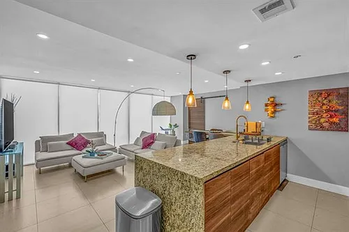7601 E Treasure Dr Photo 1