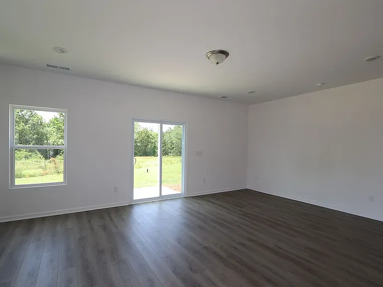 3201 Lilac Grove Dr — Photo 10