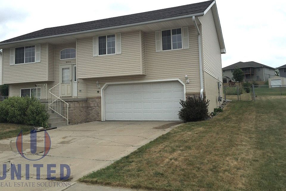 1st image of 4011 Fieldcrest Dr
