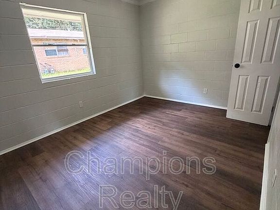 2nd image of 3406 Terminal Ct