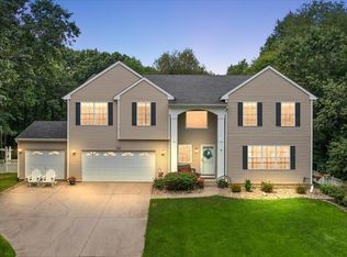 9354 Stratford Woods Trl, Kalamazoo, MI 49009