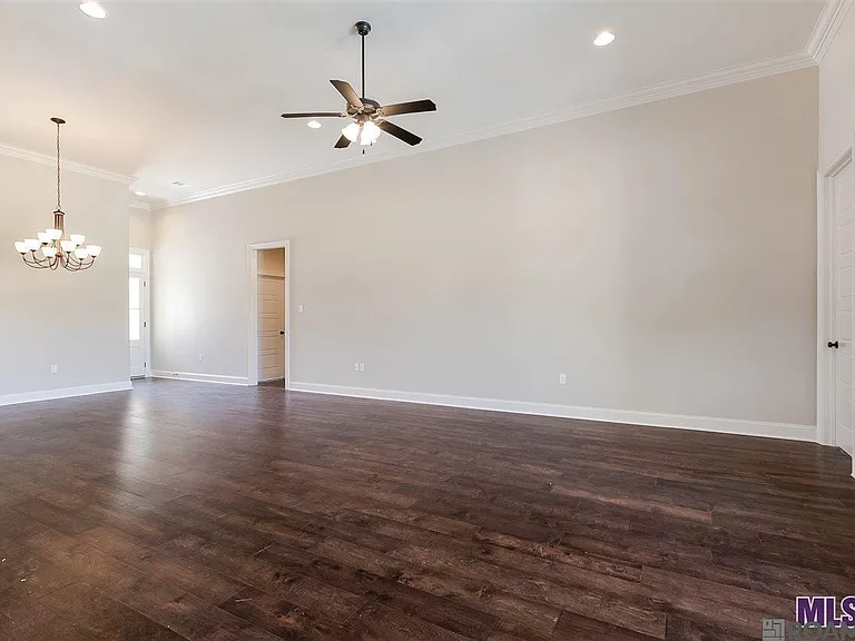 10365 Grand Plaza Dr — Photo 3