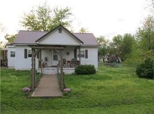 600 N Elizabeth St, Corder, MO 64021