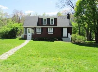 8 Willow Ln, Binghamton, NY 13901