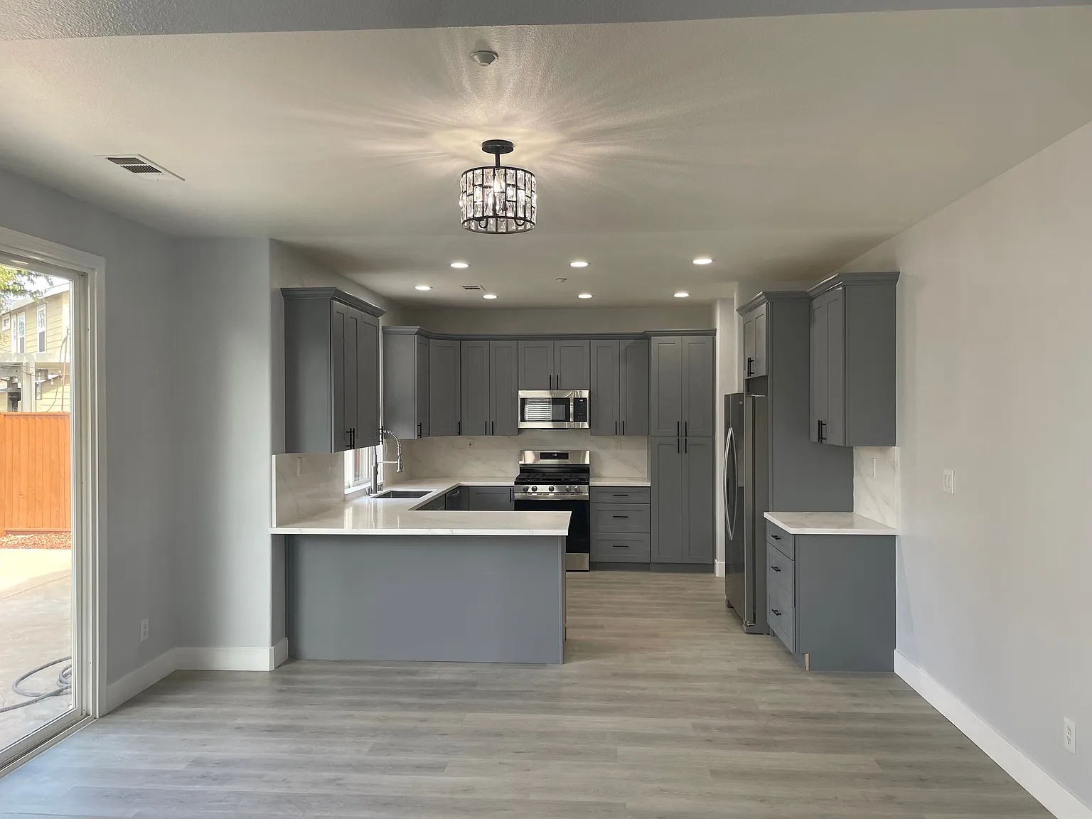 3 bed, 2.5 bath, 1726 sqft, $3,500 — Photo 4