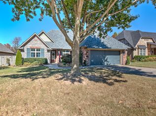 318 Chantilly Ave, Springdale, AR 72764