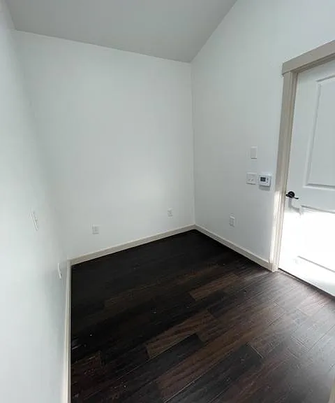 1419 De La Vina St #E — Photo 6