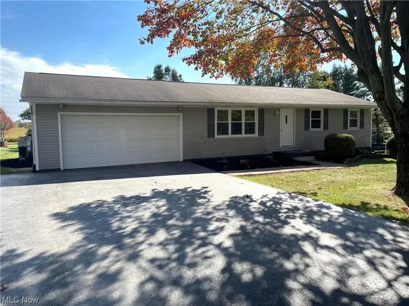 1950 Fairbrook Ave NE, East Canton, OH 44730