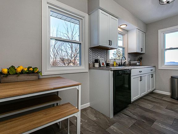 3rd image of 545 Cooper Pl