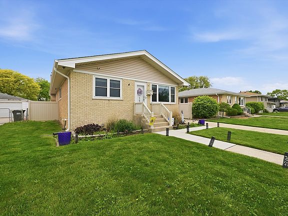 3rd image of 10352 Leslie Ln