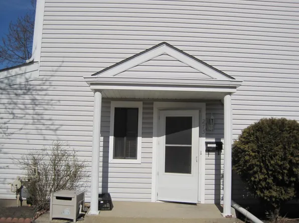 275 London Pl, Wheeling, IL 60090