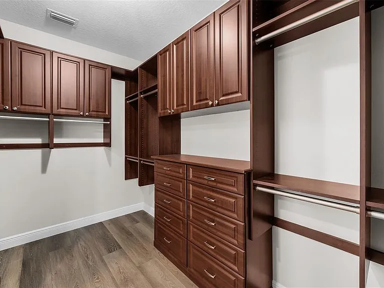 2915 W Bay View Ave — Photo 31