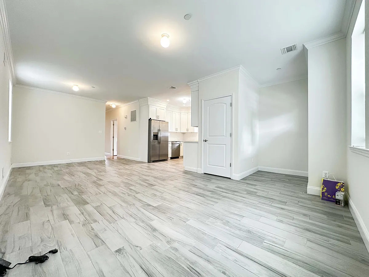 Building Photo - 25 Knesel St #1F