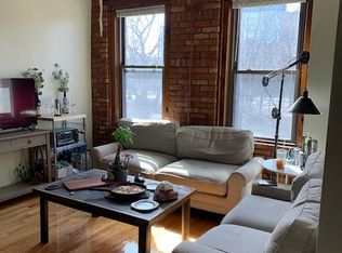 219 Park Dr APT 31, Boston, MA 02215