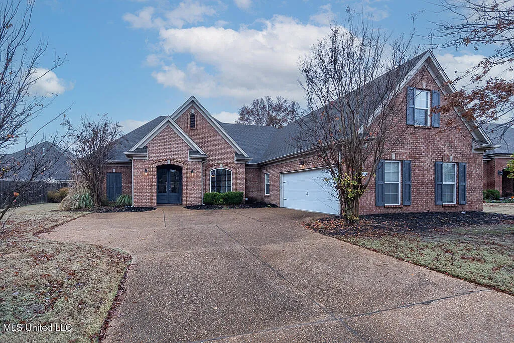 2864 Summer Oaks Pl, Southaven MS - Owner Finance Home