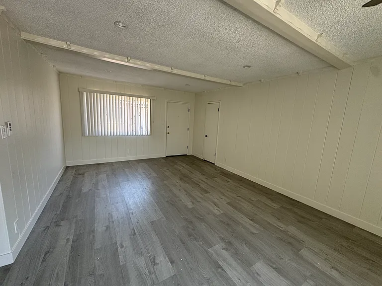 15461 Moorpark St #6 — Photo 7