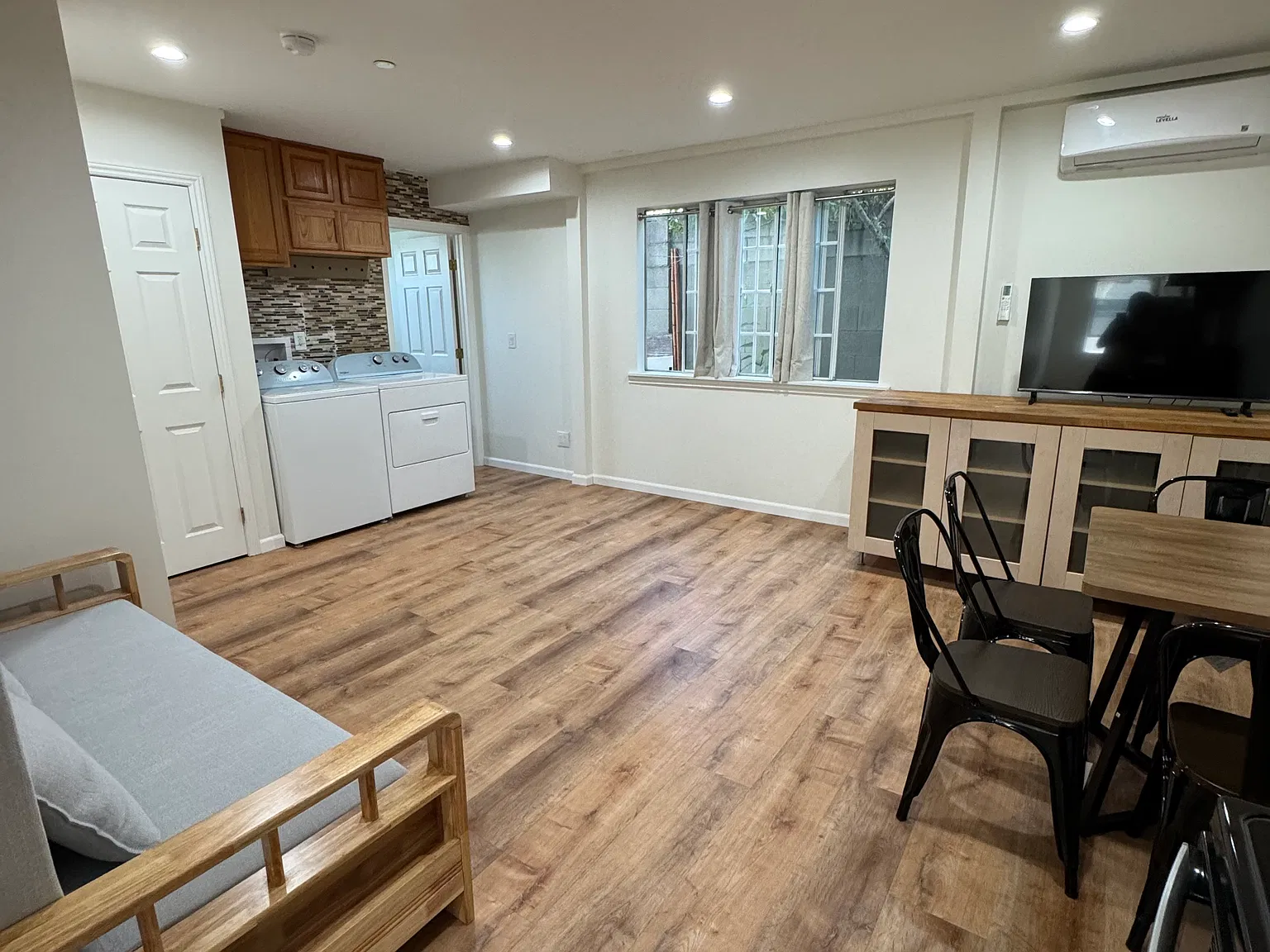 2364 Las Flores Dr — Photo 2