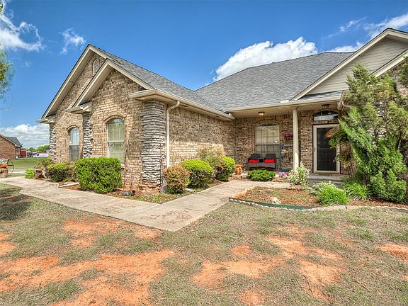 3rd image of 428 Summer Valley Rd