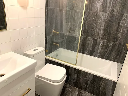 Rented by Tapiro Realty | media 32