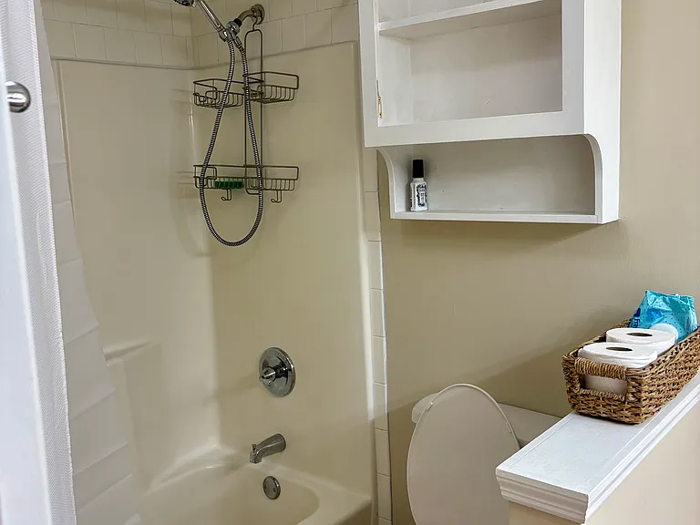 2720 Lakeview Dr — Photo 12