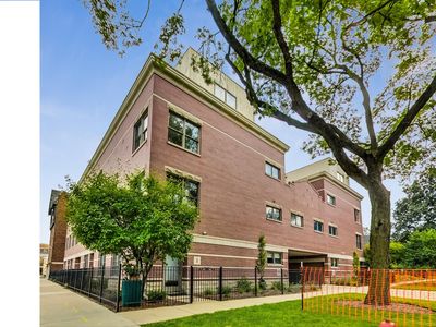 100 S Elmwood Ave APT 1, Oak Park, IL, 60302