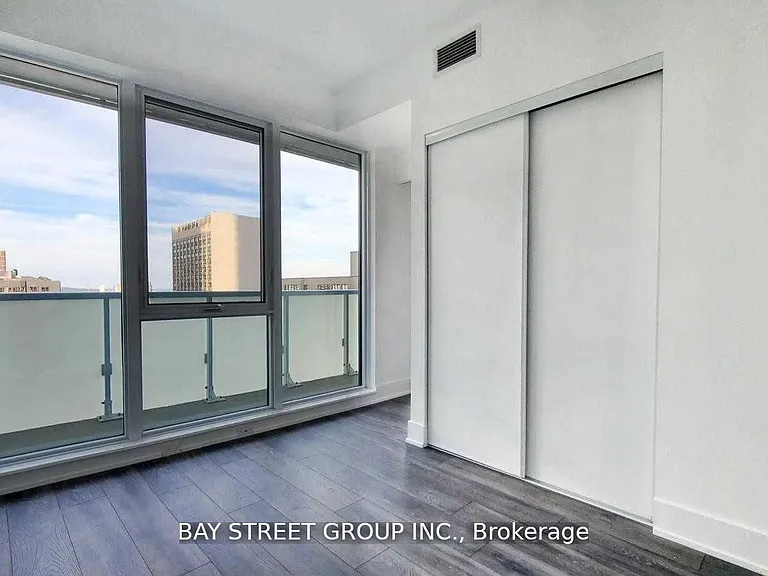 403 Church St #1410 — Photo 2