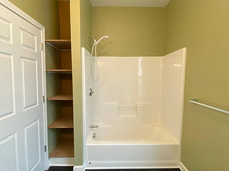 12 Main St #8 — Photo 19