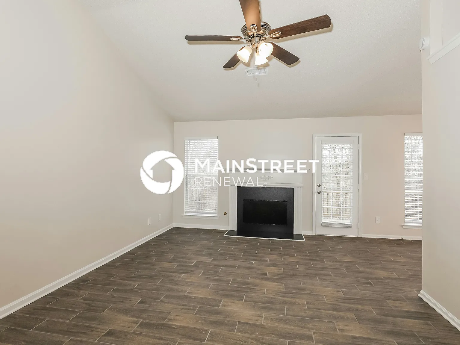 7434 Chads Cir — Photo 2