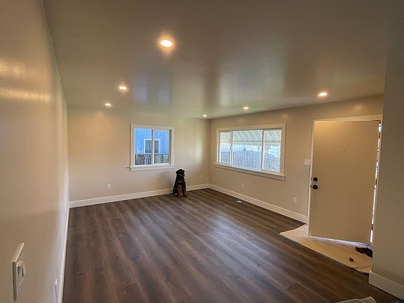 4th image of 2319 Maine Ave