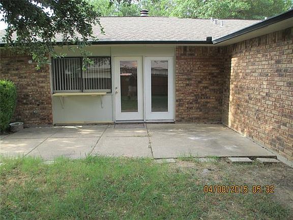 5th image of 817 Warwick Dr