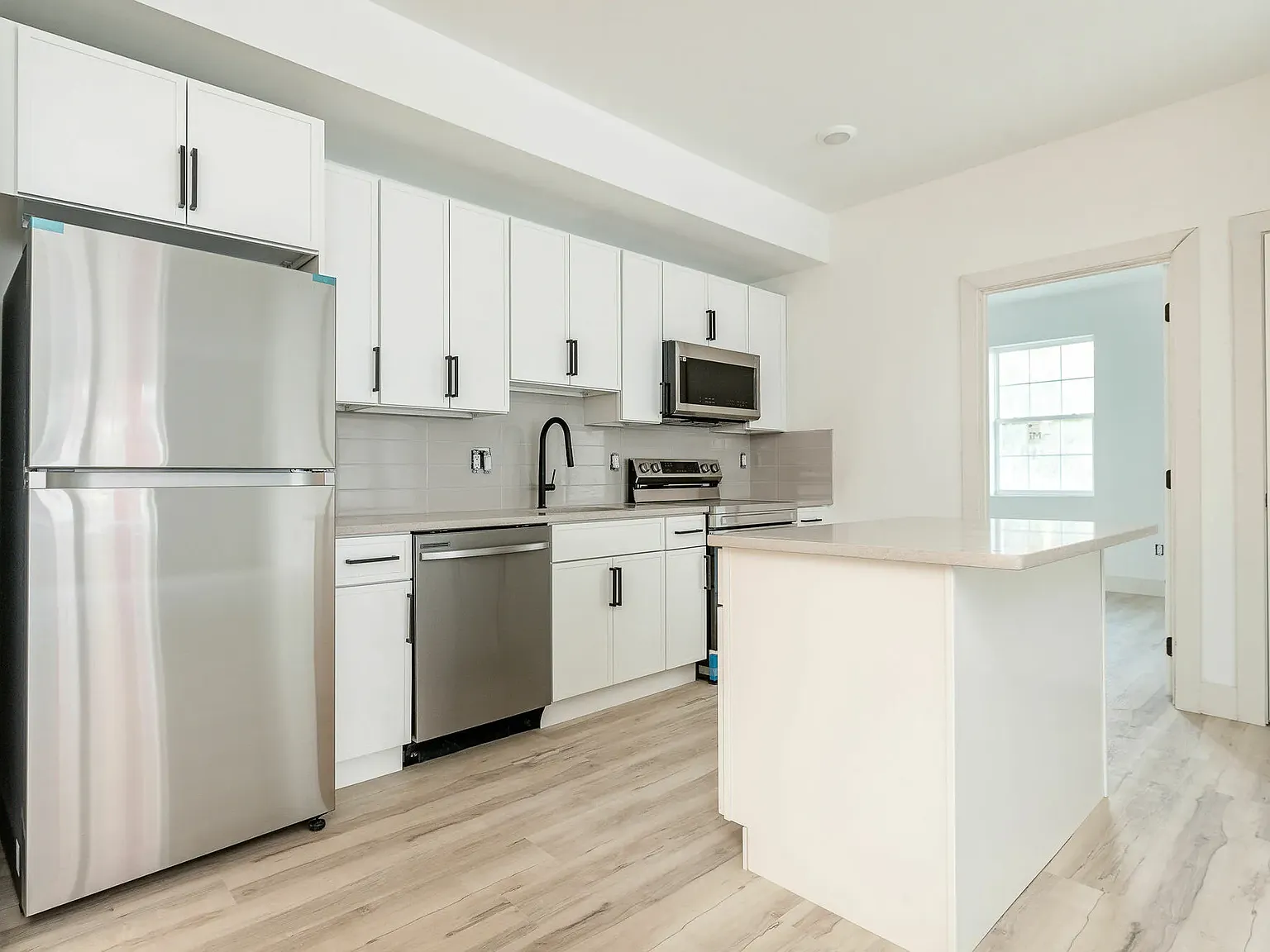 812 Diamond St — Photo 1