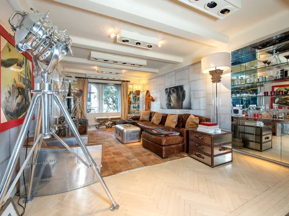 575 Park Avenue image 1 of 7