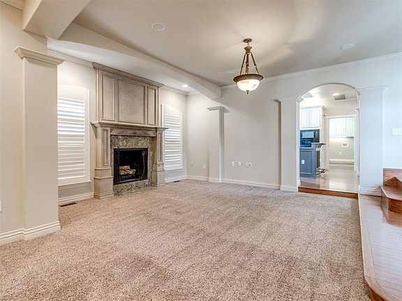 4th image of 4832 Montrose Dr