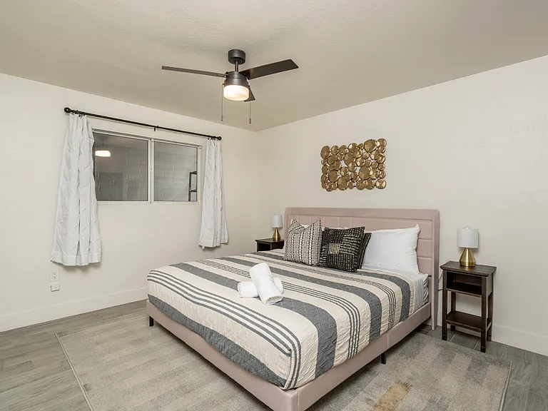 1047 W Elna Rae St — Photo 9