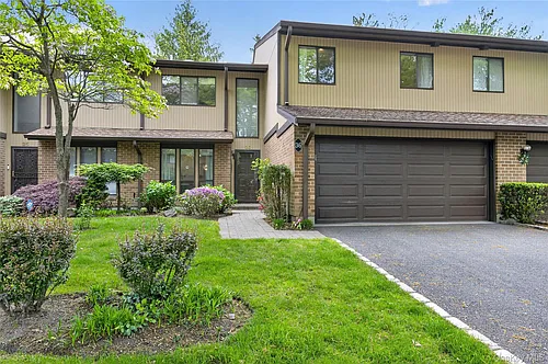36 Wimbledon Dr Photo 1