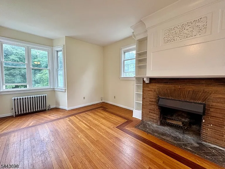 9 Franklin Pl — Photo 3