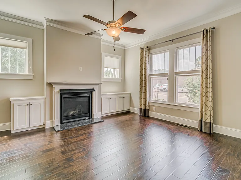 121 Brown St — Photo 16