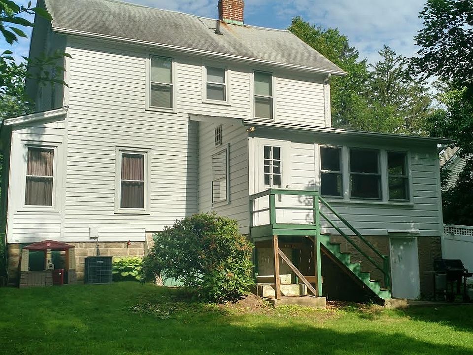 2nd image of 22 Summit St