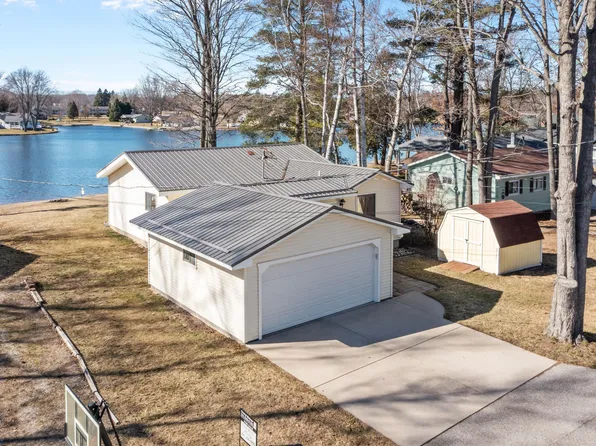 9270 Birch Isle Rd, Farwell, MI 48622