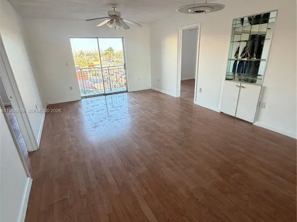 4713 NW 7th St APT 409-1, Miami, FL 33126