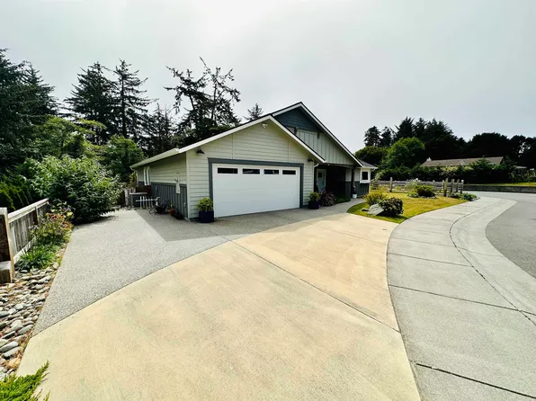 101 Smugglers Cove Way, Crescent City, CA 95531