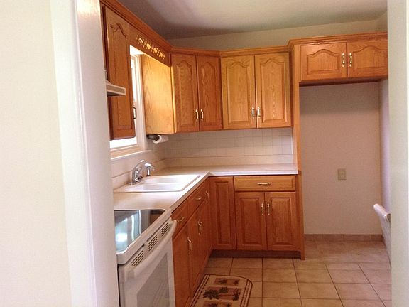 3rd image of 4610 Charles St