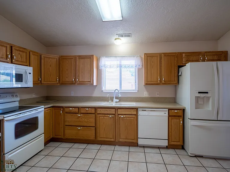 2342 W 1710 North Cir — Photo 17