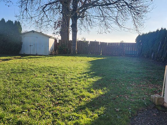 5th image of 8586 S Park Ct