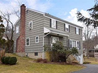 8 Willow Ln, Irvington, NY 10533